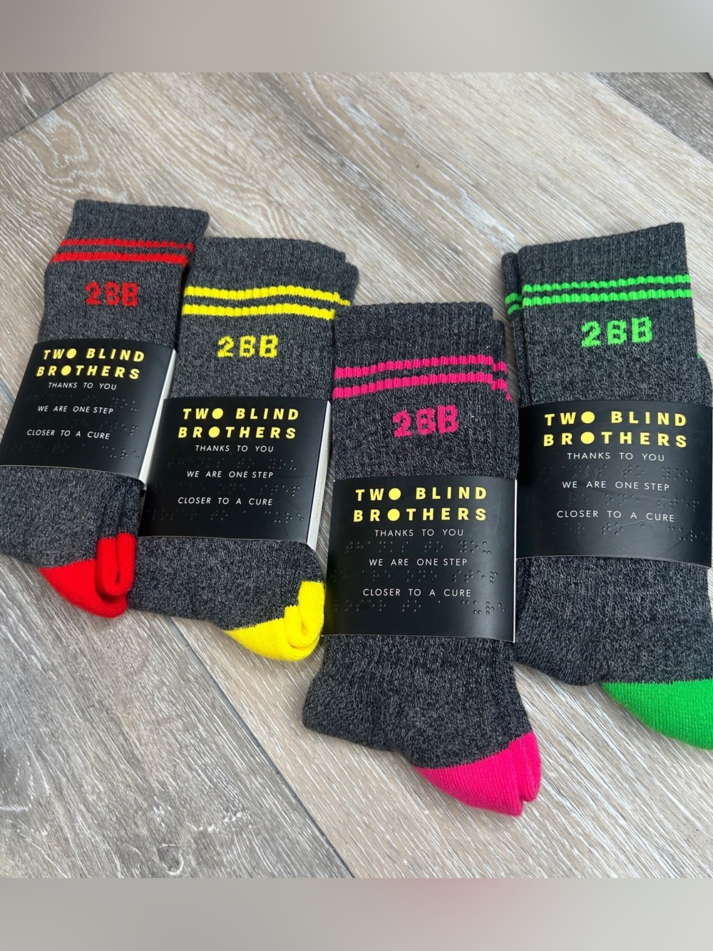 NWT Two Blind Brothers Crew Socks Lot 4 Pack Charcoal Gray Neon Pink Red Green